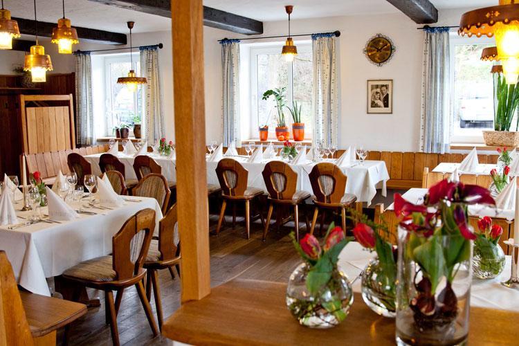 Hotel Wirtshaus Am Schloss Aicha vorm Wald Luaran gambar