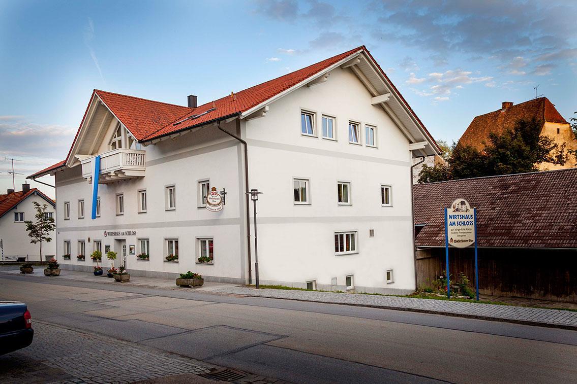 Hotel Wirtshaus Am Schloss Aicha vorm Wald Luaran gambar