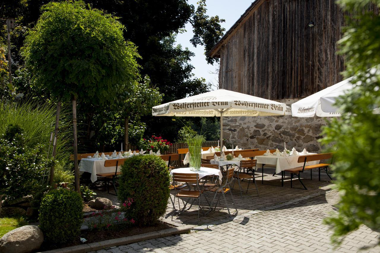 Hotel Wirtshaus Am Schloss Aicha vorm Wald Luaran gambar